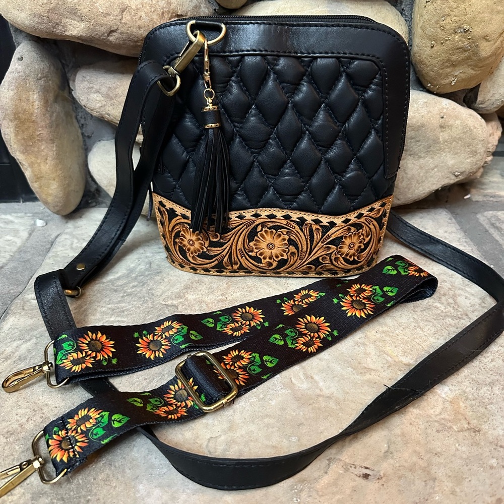 🌻NEW QUILTED GENUINE LEATHER TOOLED CROSSBODY BAG SUNFLOWER STRAP🌻